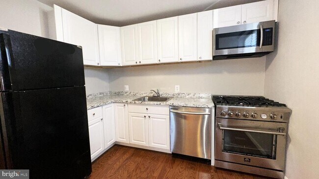 Foto del edificio - 6606 Valley Park Rd