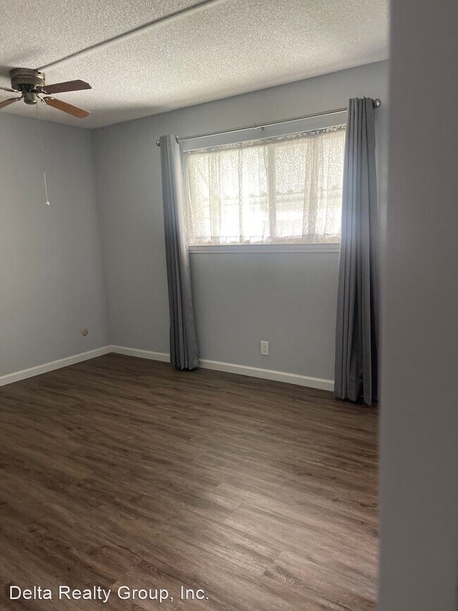 Building Photo - 3 br, 2 bath House - 324 Mono Drive