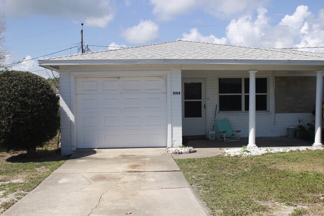 Building Photo - 1504 Golden Ct