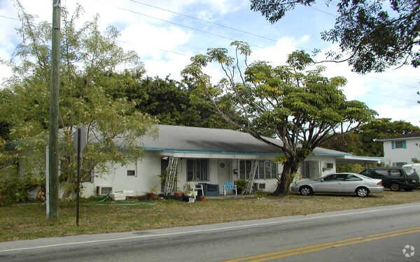 Foto del edificio - 901 NE 6th St