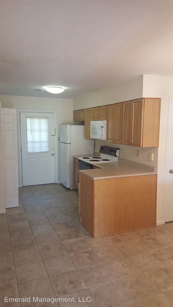 Foto del edificio - 750-752 Still Lake Dr