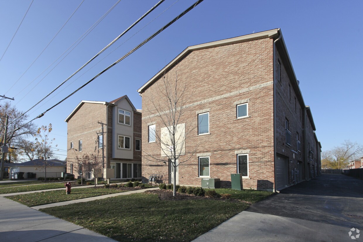 Building Photo - 3900 Wehrman Ave