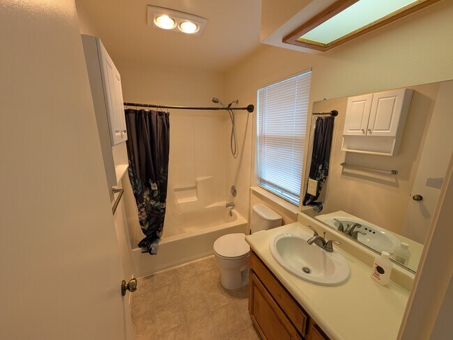 Foto del edificio - 1691 Brighton Ave