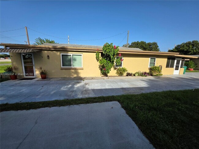Building Photo - 4321 Kirby Loop Rd