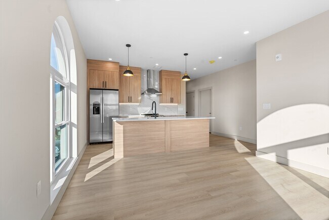 Building Photo - 453 Franklin St