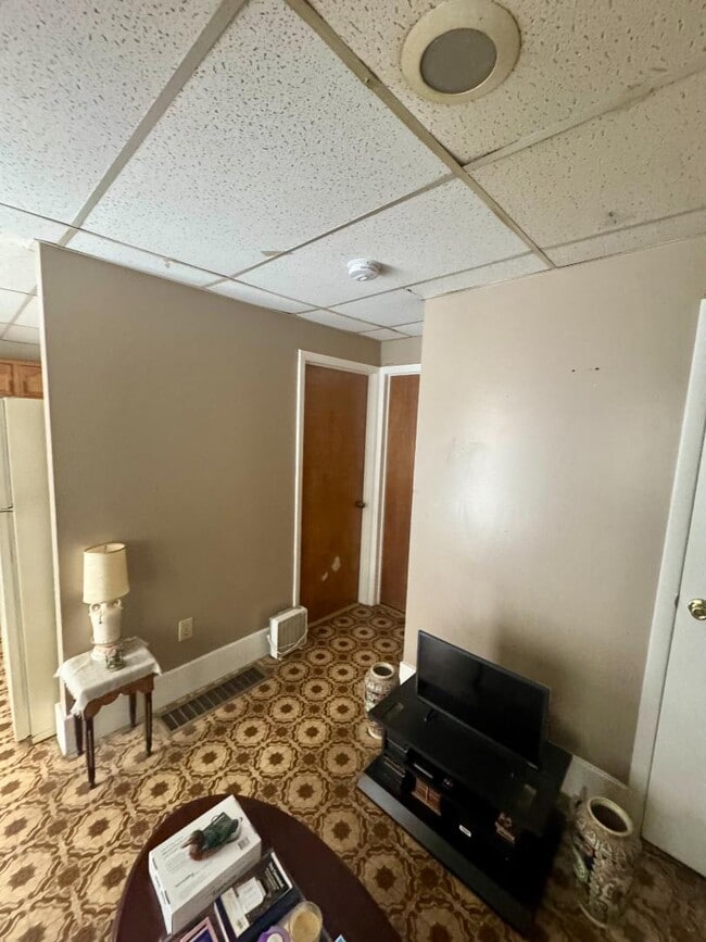 Photo - 503 N State St Apartment