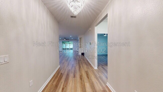 Foto del edificio - 2704 Daylily Ln