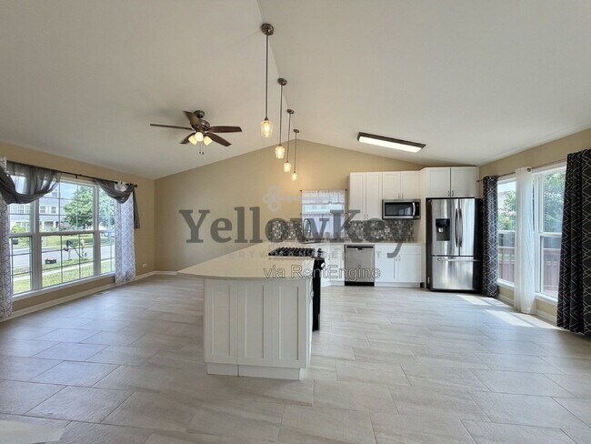 Building Photo - 613 Greystone Ln
