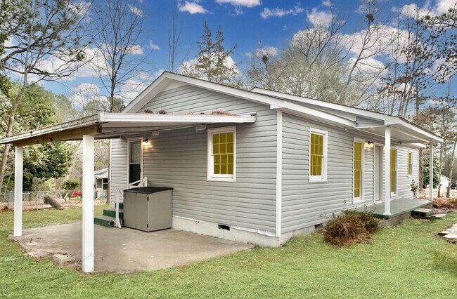 Foto del edificio - Updated 3 Bedroom, 1 Bath Home in Spring L...