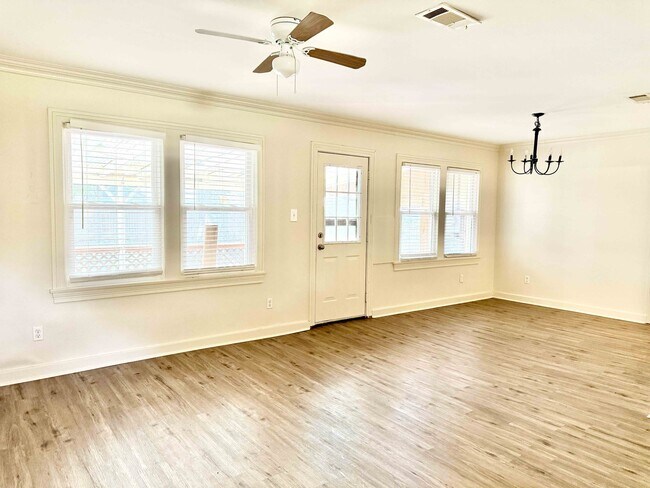 Foto del edificio - 512 Broadmoor Ave