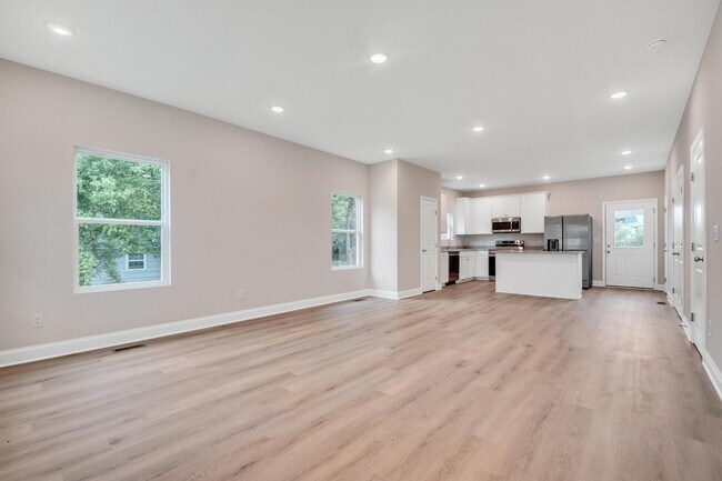 Foto del edificio - 2466 E 21st St