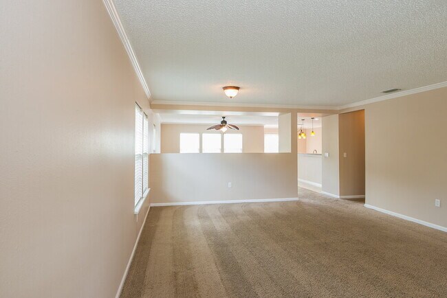 Foto del edificio - 1417 Heather Ct