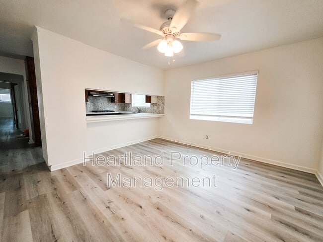 Building Photo - 853 Agate St