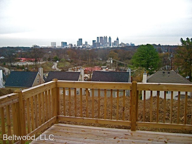 Building Photo - 328 Climax St SE