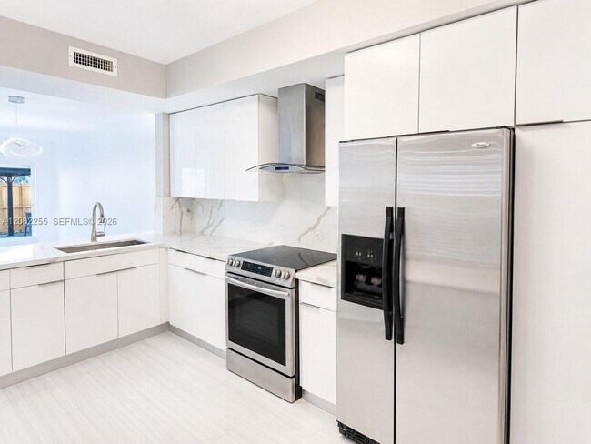Building Photo - 9879 SW 118th Pl