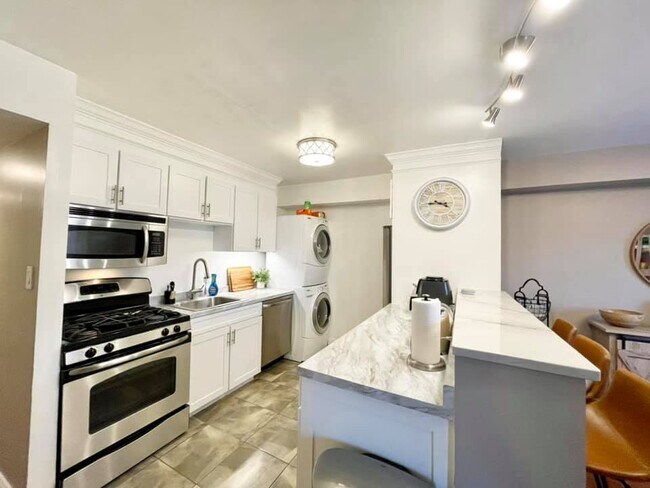 Kitchen - 8427 Greenbelt Rd