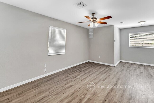 Building Photo - 3028 Ridgeway Ave