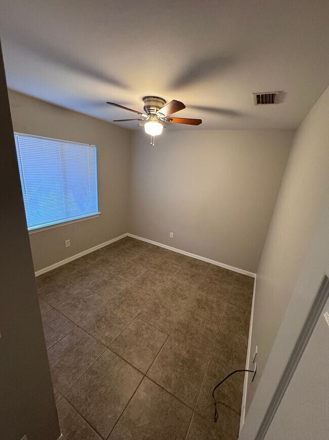 Foto del edificio - 343 Harold Ave S