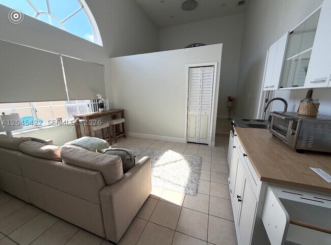 Foto del edificio - 8277 NW 194th Terrace
