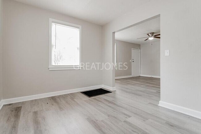 Building Photo - NOW OFFERING HALF OFF FIRST FULL MONTH IF ...