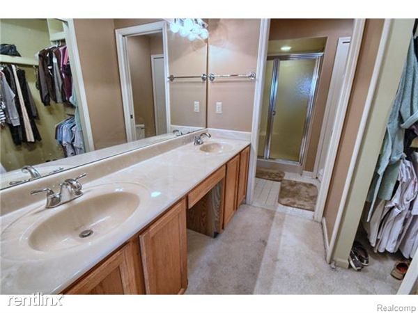 Foto del edificio - 9836 Hawthorne Glen Dr