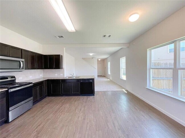 Building Photo - 3518 Wickham Ln