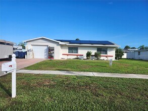 Building Photo - 2441 Beacon Dr