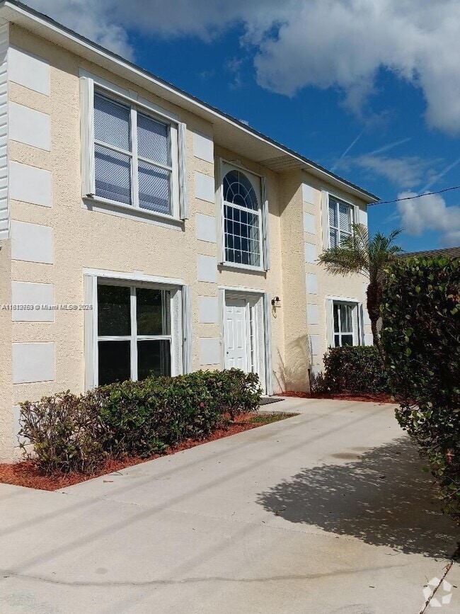 Building Photo - 642 NW Bayshore Blvd