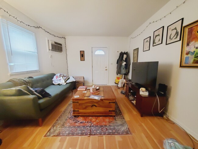 Building Photo - 234 Seaside Ave