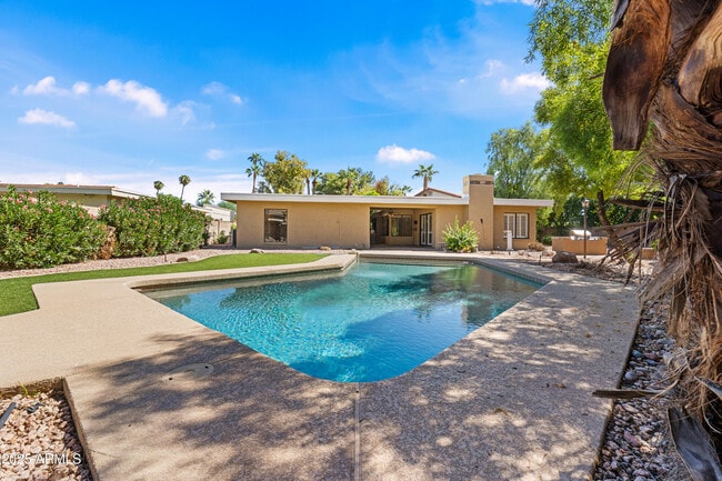 Foto del edificio - 8624 N Timberlane Dr