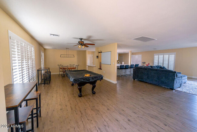 Foto del edificio - 3740 E Desert Cove Ave