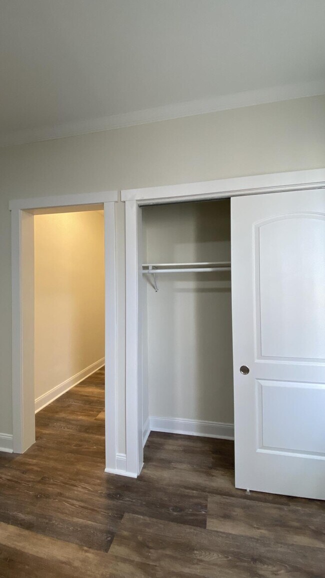 Building Photo - 0 bedroom in Chicago IL 60613