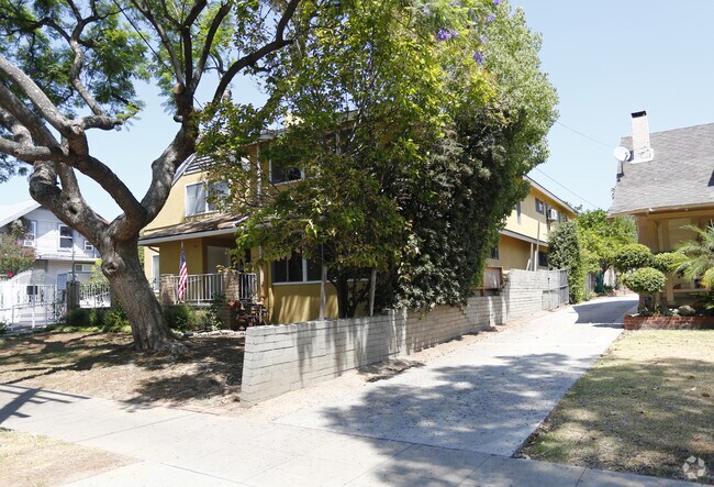 Edificio - 351-361 Adena St