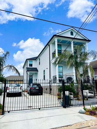 Building Photo - 4205 S Prieur St