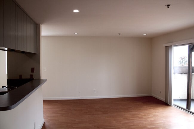Building Photo - 3751 Jasmine Ave