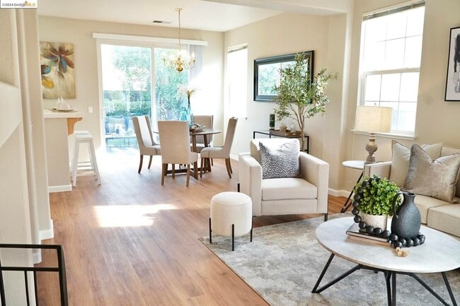 Building Photo - 340 Upton Pyne Dr