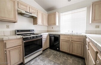 Building Photo - 9725 Horizon Hills Dr