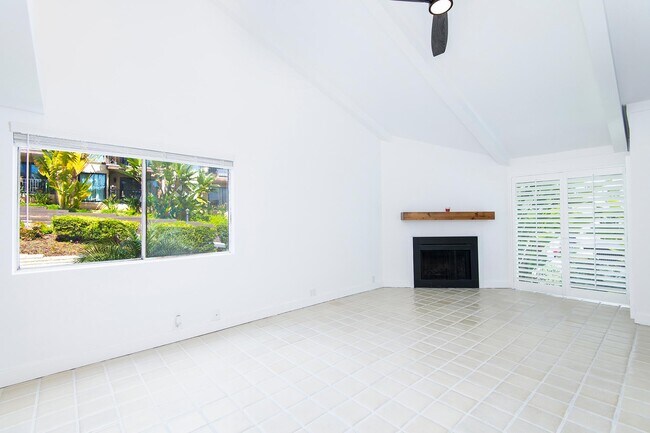 Building Photo - 1903 Estrella de Mar Ct