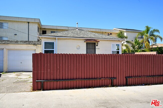 Foto del edificio - 4430 W 134th St