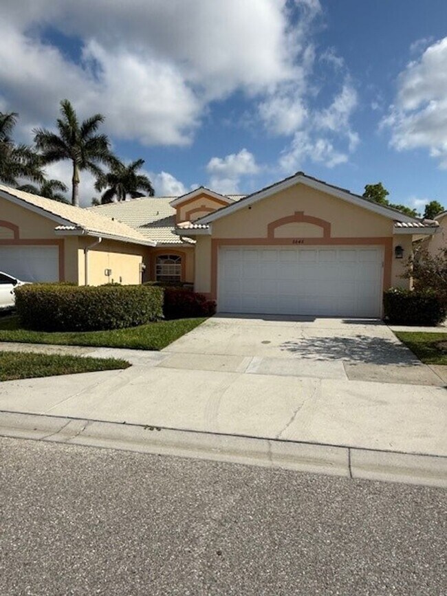 Building Photo - 6646 Castlelawn Pl