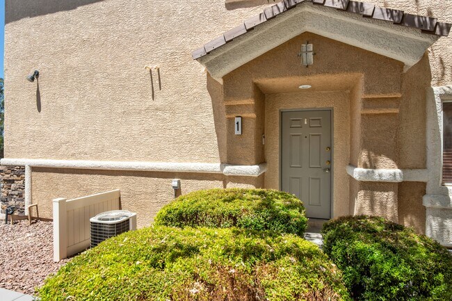 Foto del edificio - 3520 Glorious Iris Pl