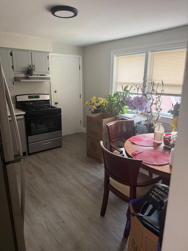 Foto del edificio - Spacious 2 Bedroom in Beverly