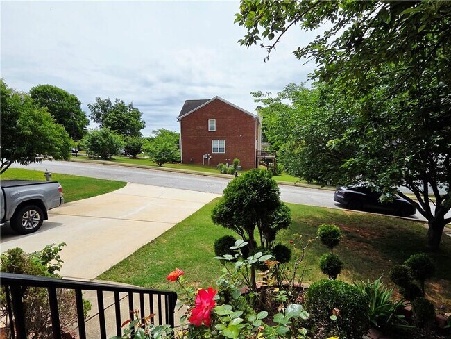 Building Photo - 1140 Foxcroft Dr