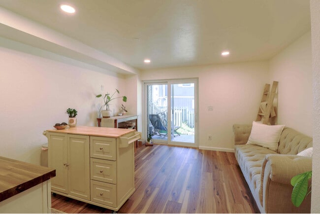 Foto del edificio - 2080 Oakcrest Cir