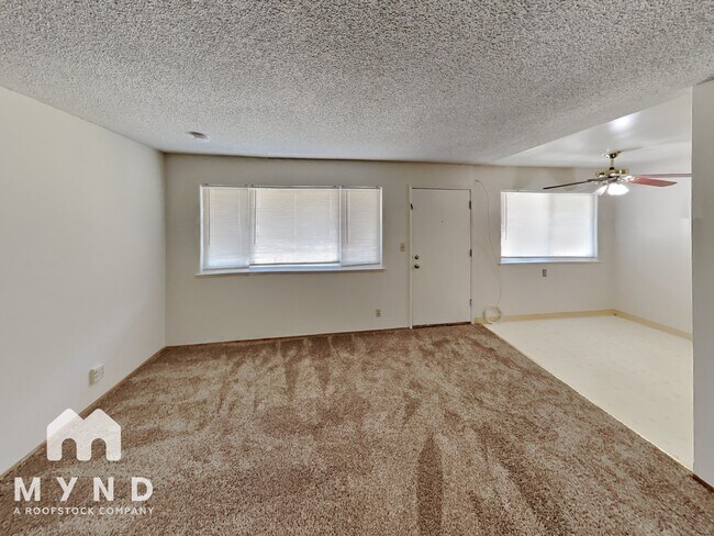 Building Photo - 870 Burbank Dr