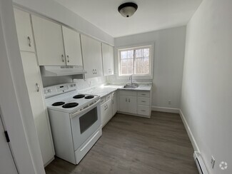 Building Photo - 972 Meadow Ave