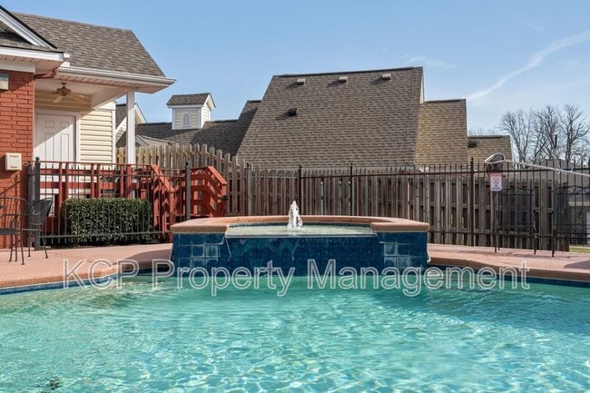 Building Photo - 66 Jeffrey Way