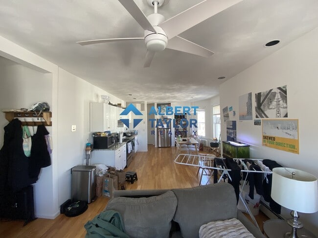Building Photo - 58 Mansfield St