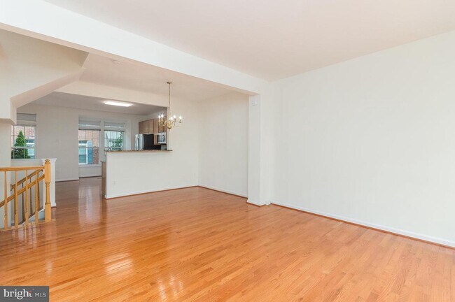 Building Photo - 1030 Harrison Cir