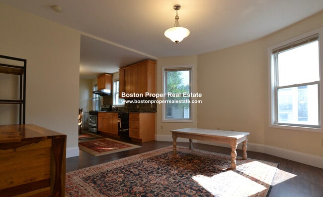 Building Photo - 16 Alcott St